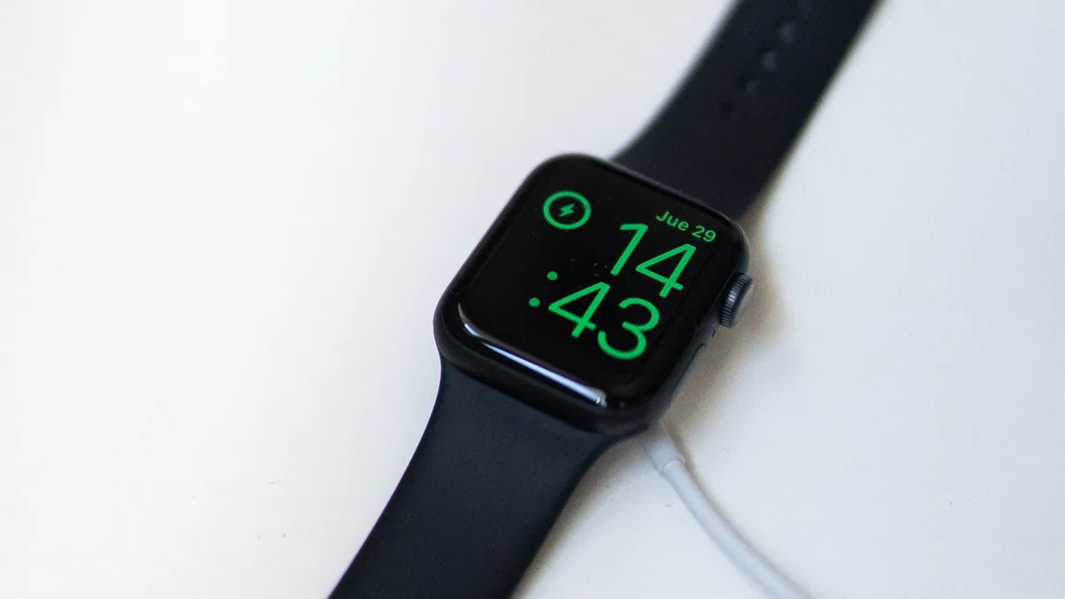 Το Apple Watch δεν βγάζει τη μέρα; Τι ελέγχουμε πριν προτείνουμε αλλαγή μπαταρίας