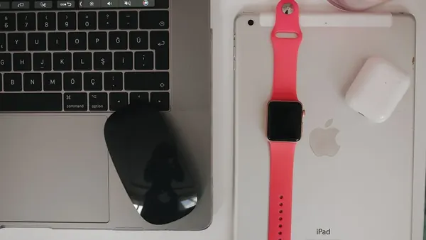 Το iPad δεν φορτίζει: θύρα, καλώδιο ή μπαταρία; Πώς το ξεχωρίζουμε σε δέκα λεπτά διάγνωσης