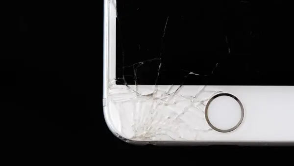 iPad με σπασμένη οθόνη: digitizer, LCD ή laminated; Γιατί η τιμή διαφέρει τόσο από μοντέλο σε μοντέλο