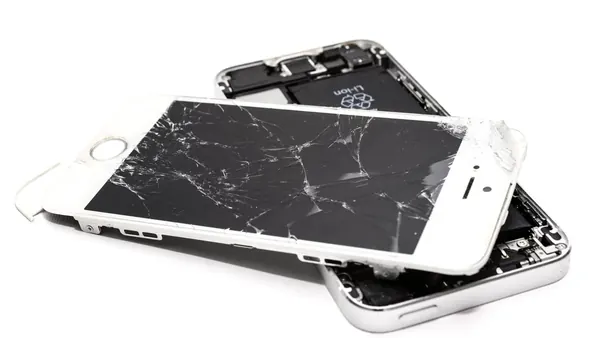 Ράγισε η οθόνη του iPhone: αλλαγή τζαμιού ή ολόκληρης οθόνης; Τι ισχύει πραγματικά